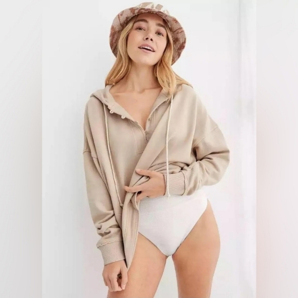 aerie Tops - aerie- NWT Beach Weekend Oversized Hoodie